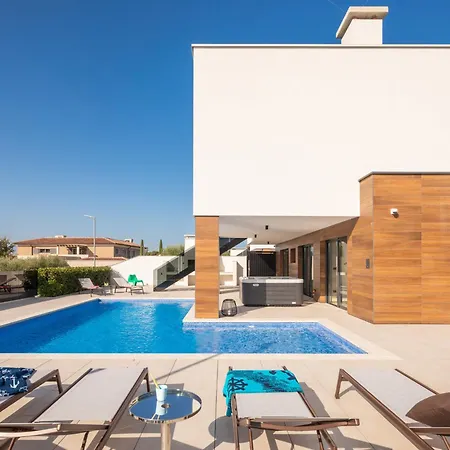 Old Olive Iv By Interhome Willa *