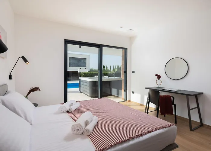 Old Olive Iv By Interhome Vila